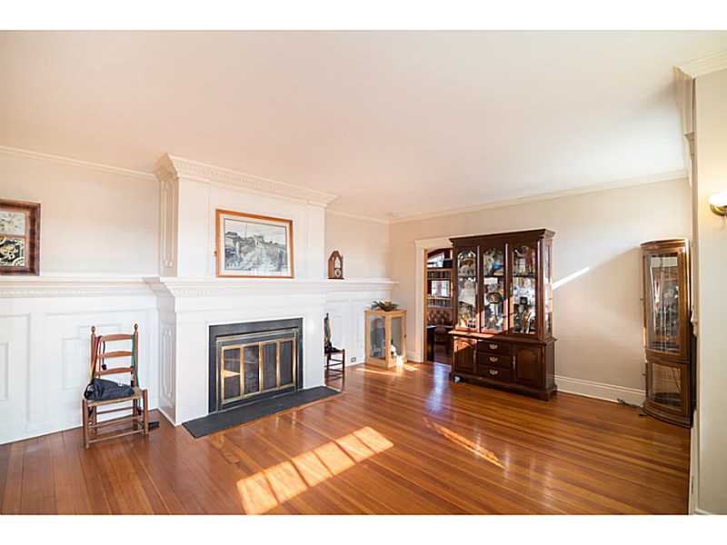 175 New Meadow Road Barrington, RI 02806 - Photo 7 of 20 Living Room.