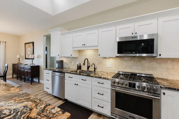 $550,000 | 1112 Daybreak Drive, Marion, IL 62959