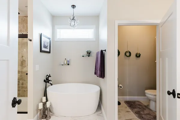 $550,000 | 1112 Daybreak Drive, Marion, IL 62959