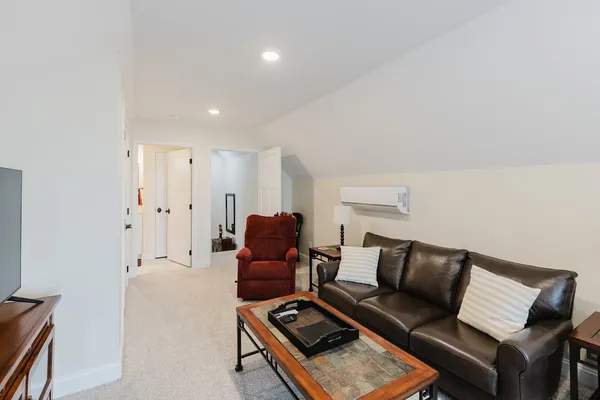 $550,000 | 1112 Daybreak Drive, Marion, IL 62959