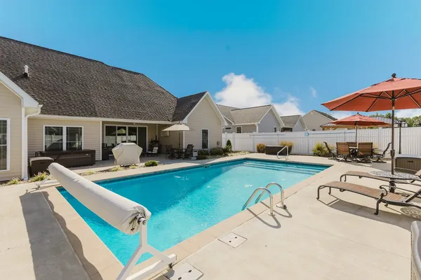 $550,000 | 1112 Daybreak Drive, Marion, IL 62959