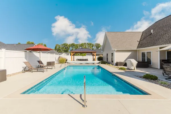 $550,000 | 1112 Daybreak Drive, Marion, IL 62959