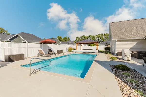 $550,000 | 1112 Daybreak Drive, Marion, IL 62959