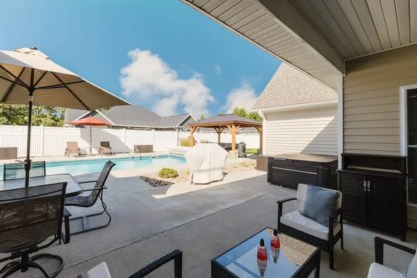 $550,000 | 1112 Daybreak Drive, Marion, IL 62959