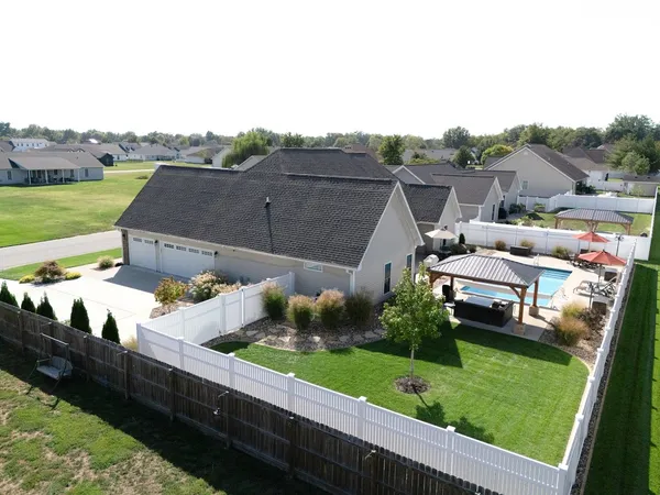 $550,000 | 1112 Daybreak Drive, Marion, IL 62959