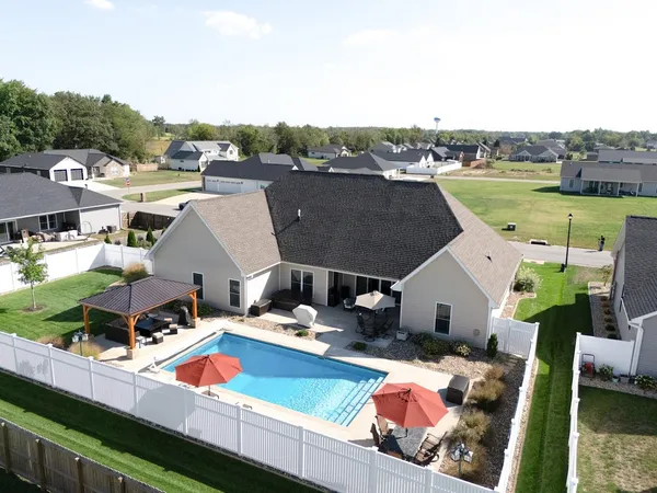 $550,000 | 1112 Daybreak Drive, Marion, IL 62959