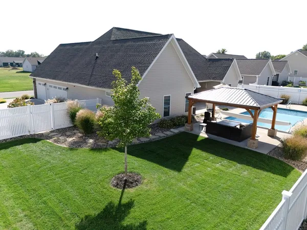 $550,000 | 1112 Daybreak Drive, Marion, IL 62959