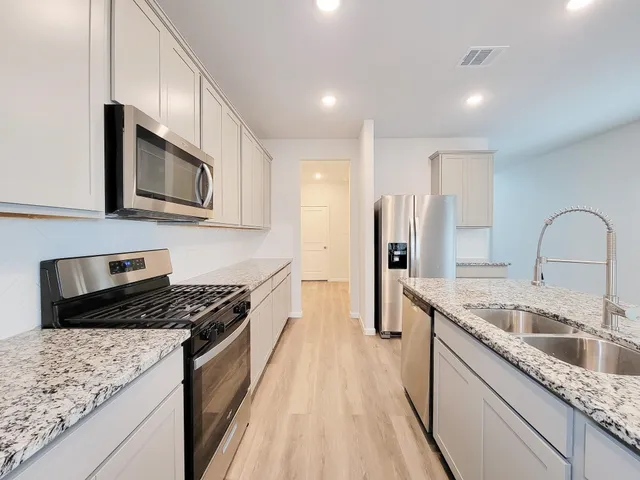 $2,350 | 94 Valiant Ridge Trail, Magnolia, TX 77354