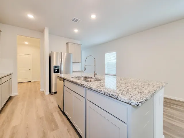 $2,400 | 94 Valiant Ridge Trail, Magnolia, TX 77354