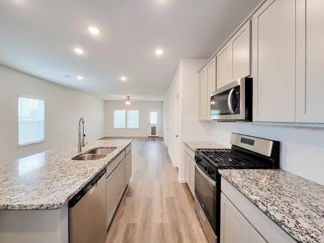 $2,350 | 94 Valiant Ridge Trail, Magnolia, TX 77354