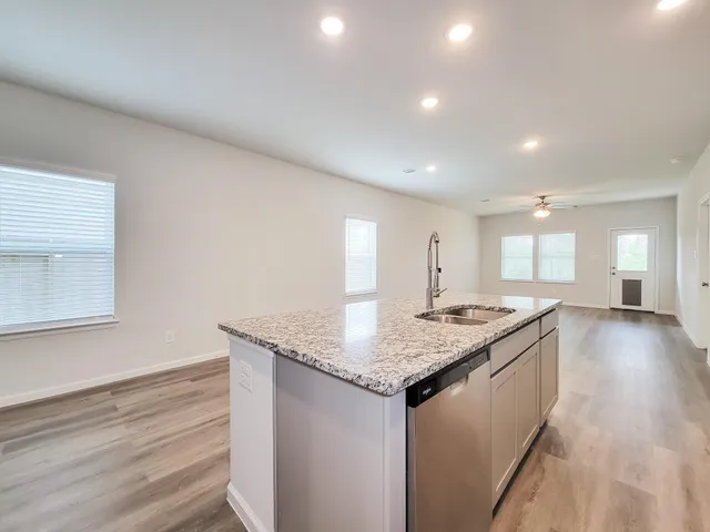 $2,400 | 94 Valiant Ridge Trail, Magnolia, TX 77354