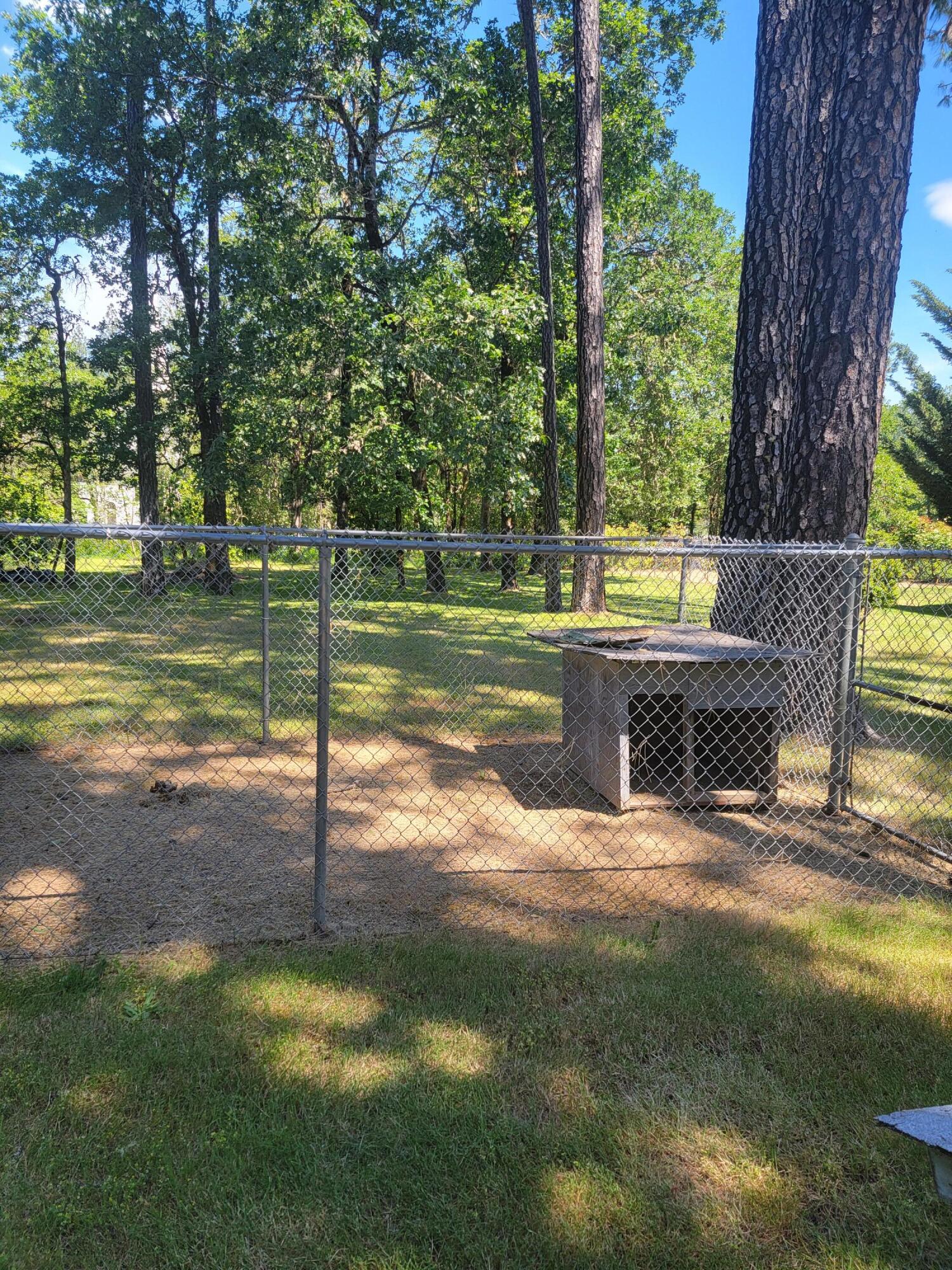 1130 North Old Stage Road Cave Junction, OR 97523 - Photo 32 of 35 Dog area fenced