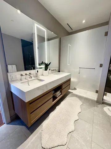 $15,000 | 160 2nd Avenue South, Unit 1707, Nashville, TN 37201