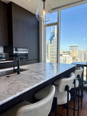 $15,000 | 160 2nd Avenue South, Unit 1707, Nashville, TN 37201