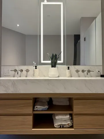 $15,000 | 160 2nd Avenue South, Unit 1707, Nashville, TN 37201