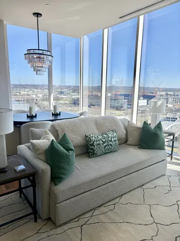 $15,000 | 160 2nd Avenue South, Unit 1707, Nashville, TN 37201