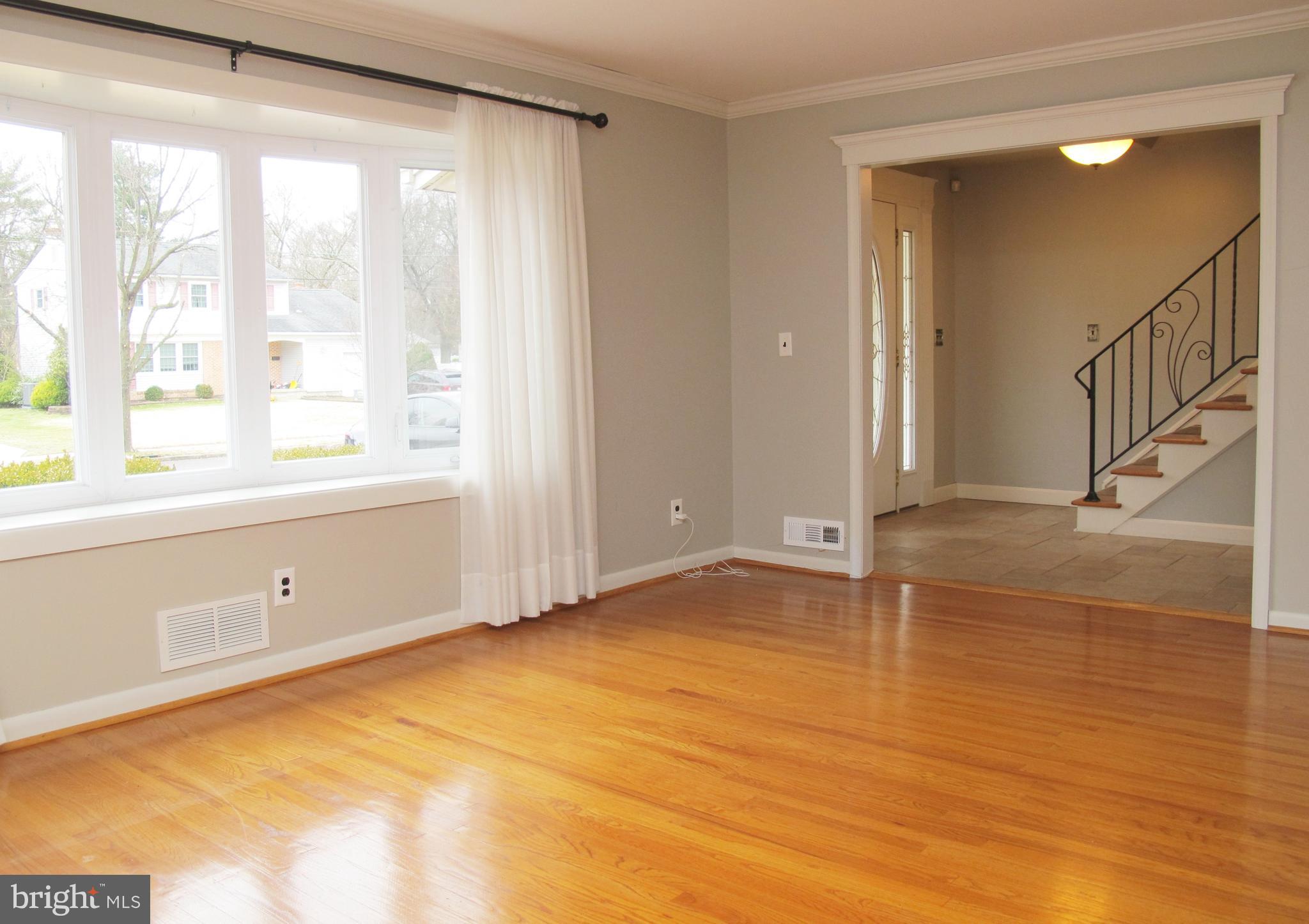 10 Woodbridge Road Marlton, NJ 08053 - Photo 10 of 39 View to Foyer