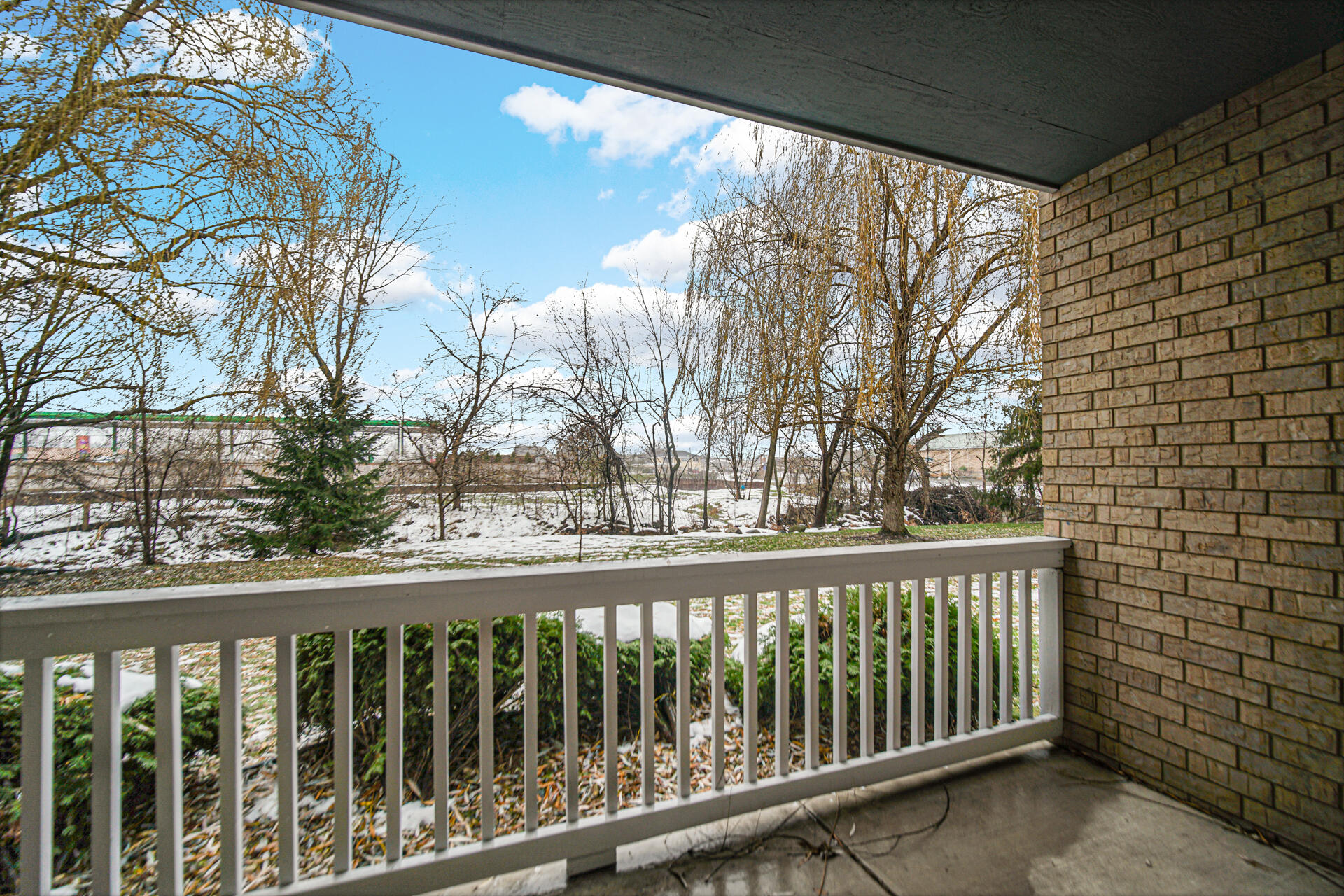 9320 Spring Creek Drive, Unit 3 Highland, IN 46322 - Photo 19 of 26 a view of a balcony with a pot