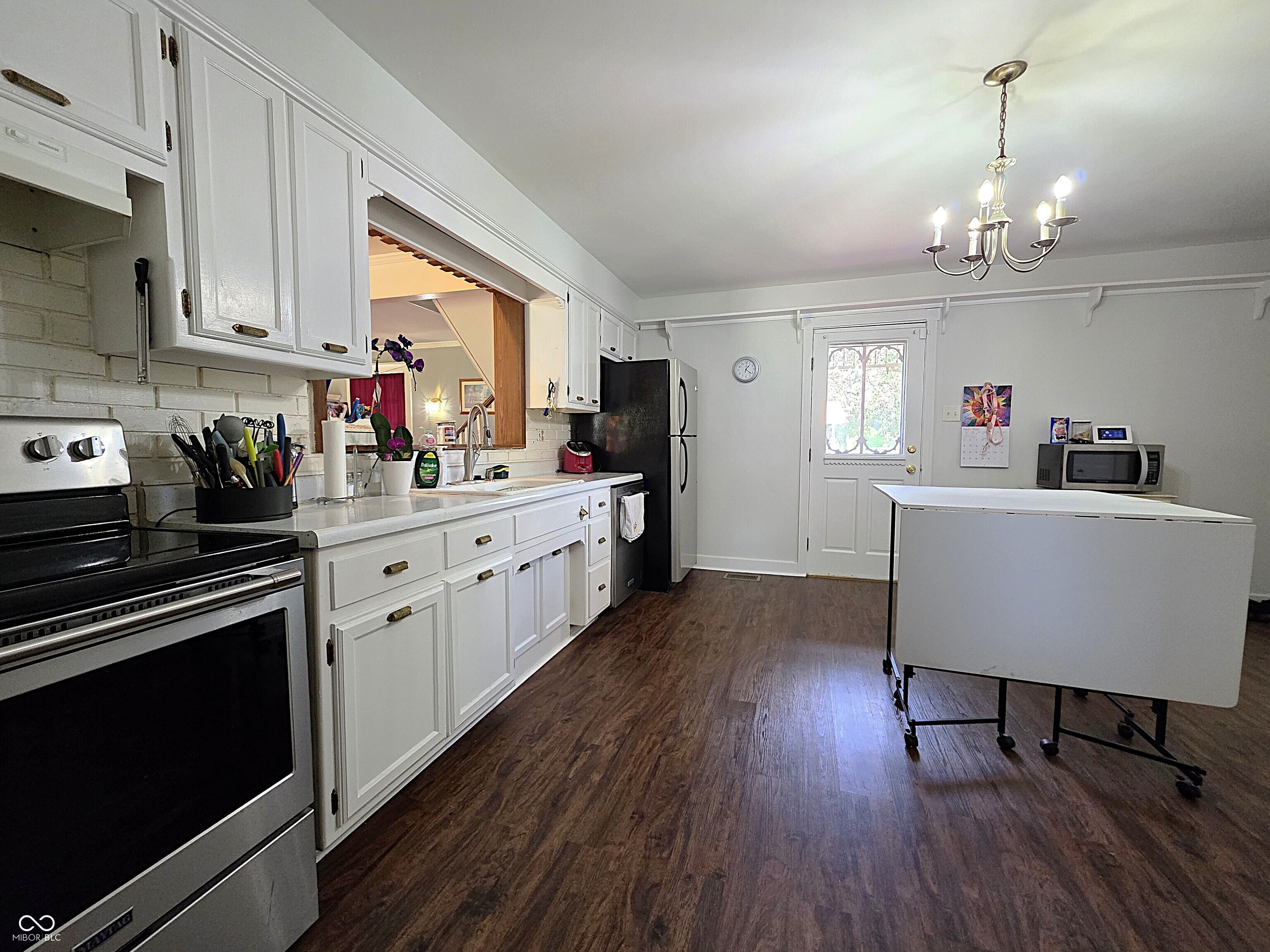 6908 Mendenhall Road Indianapolis, IN 46221 - Photo 3 of 35