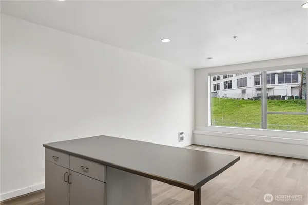 $2,500 | 66 Bell Street, Unit 23, Seattle, WA 98121