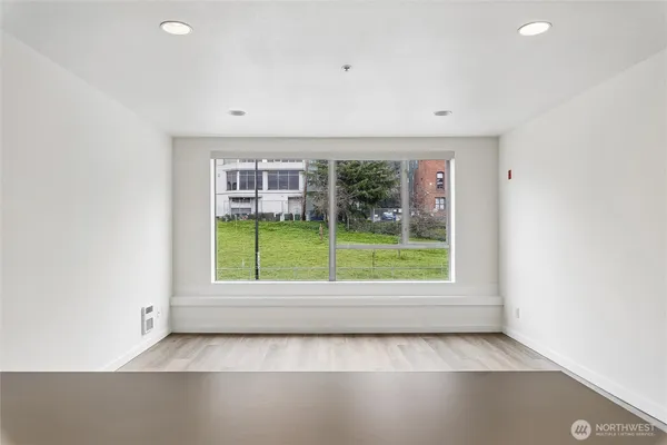 $2,500 | 66 Bell Street, Unit 23, Seattle, WA 98121