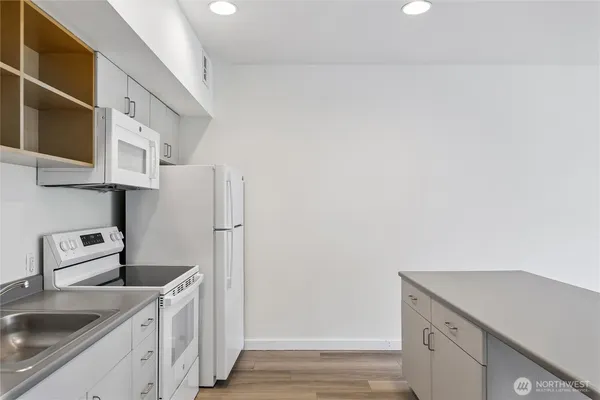 $2,500 | 66 Bell Street, Unit 23, Seattle, WA 98121