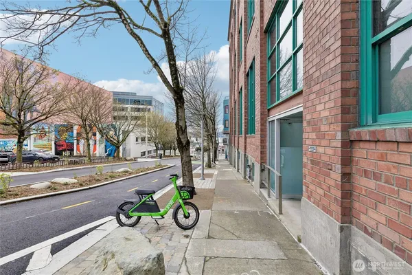 $2,500 | 66 Bell Street, Unit 23, Seattle, WA 98121