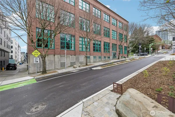 $2,500 | 66 Bell Street, Unit 23, Seattle, WA 98121