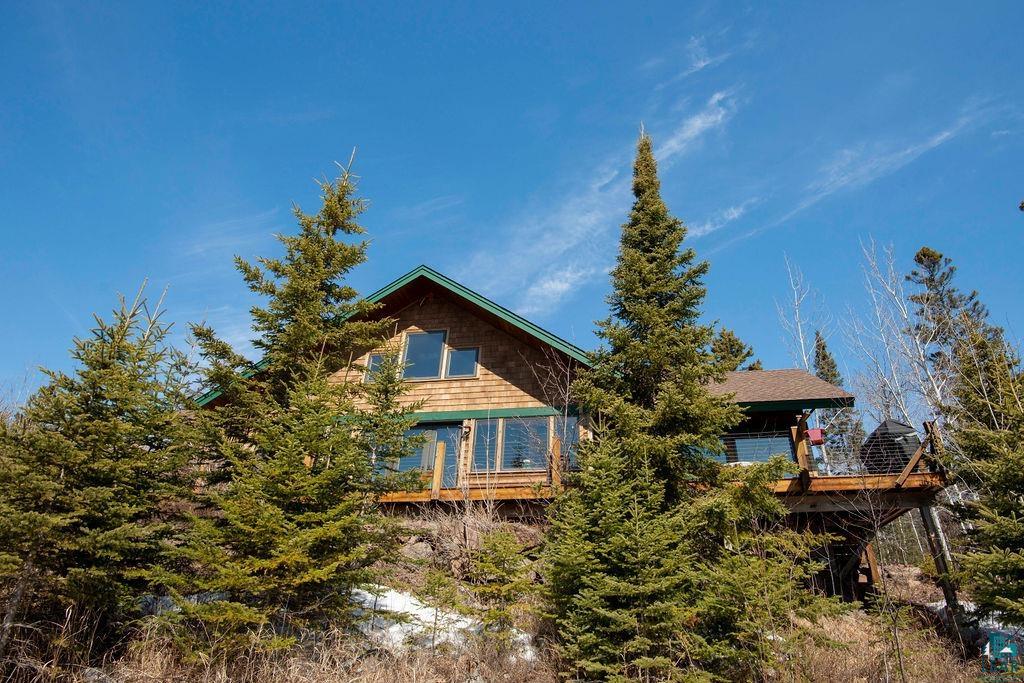 88 Overlook Trail Tofte, MN 55615 - Photo 3 of 85