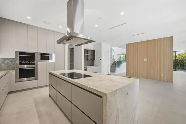 $5,695,000 | 7965 Southwest 53rd Avenue, Miami, FL 33143