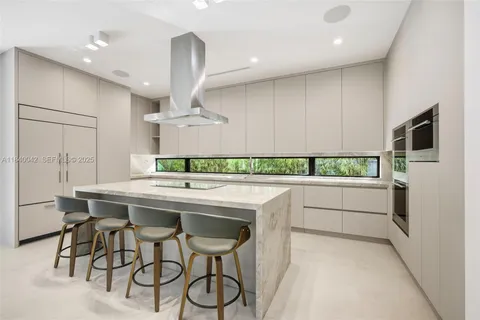 $5,695,000 | 7965 Southwest 53rd Avenue, Miami, FL 33143