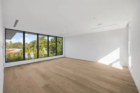 $5,695,000 | 7965 Southwest 53rd Avenue, Miami, FL 33143