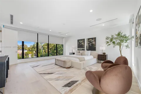 $5,695,000 | 7965 Southwest 53rd Avenue, Miami, FL 33143