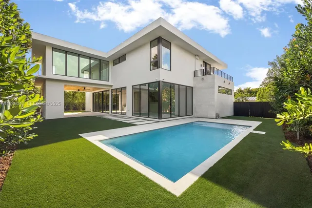 $5,695,000 | 7965 Southwest 53rd Avenue, Miami, FL 33143