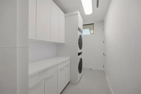 $5,695,000 | 7965 Southwest 53rd Avenue, Miami, FL 33143