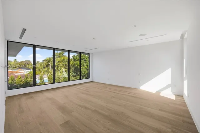 $5,695,000 | 7965 Southwest 53rd Avenue, Miami, FL 33143