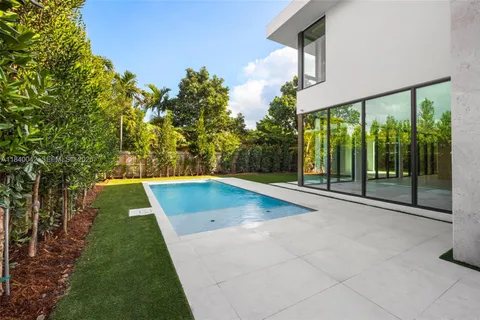 $5,695,000 | 7965 Southwest 53rd Avenue, Miami, FL 33143