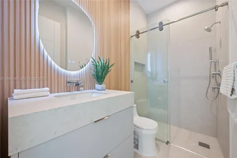 $5,695,000 | 7965 Southwest 53rd Avenue, Miami, FL 33143