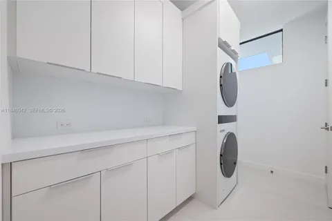 $5,695,000 | 7965 Southwest 53rd Avenue, Miami, FL 33143