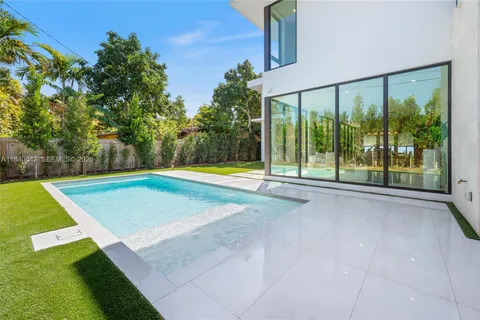 $5,695,000 | 7965 Southwest 53rd Avenue, Miami, FL 33143