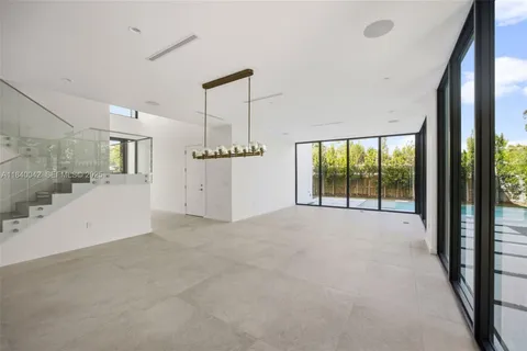 $5,695,000 | 7965 Southwest 53rd Avenue, Miami, FL 33143