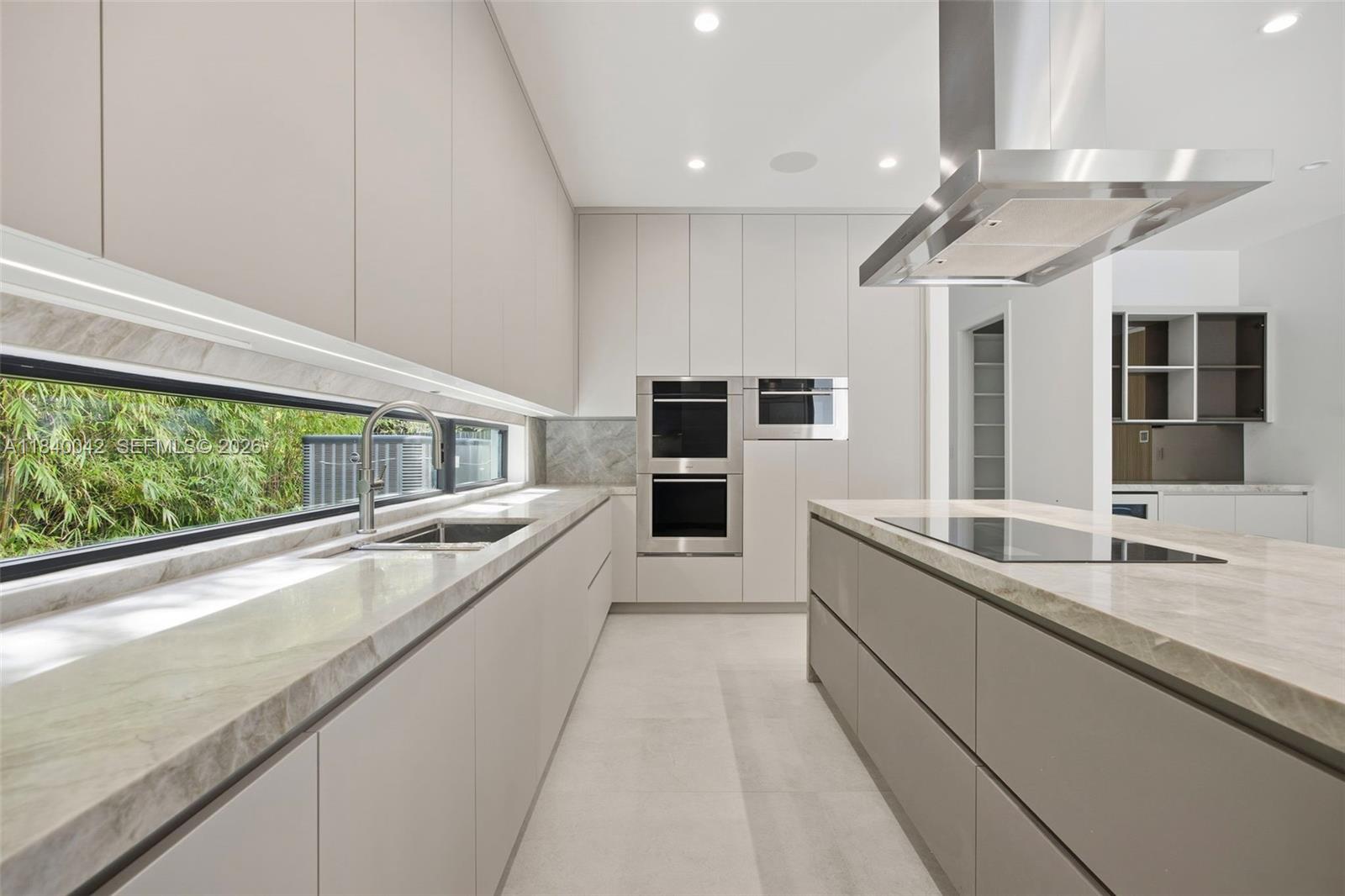 7965 Southwest 53rd Avenue Miami, FL 33143 - Photo 8 of 36