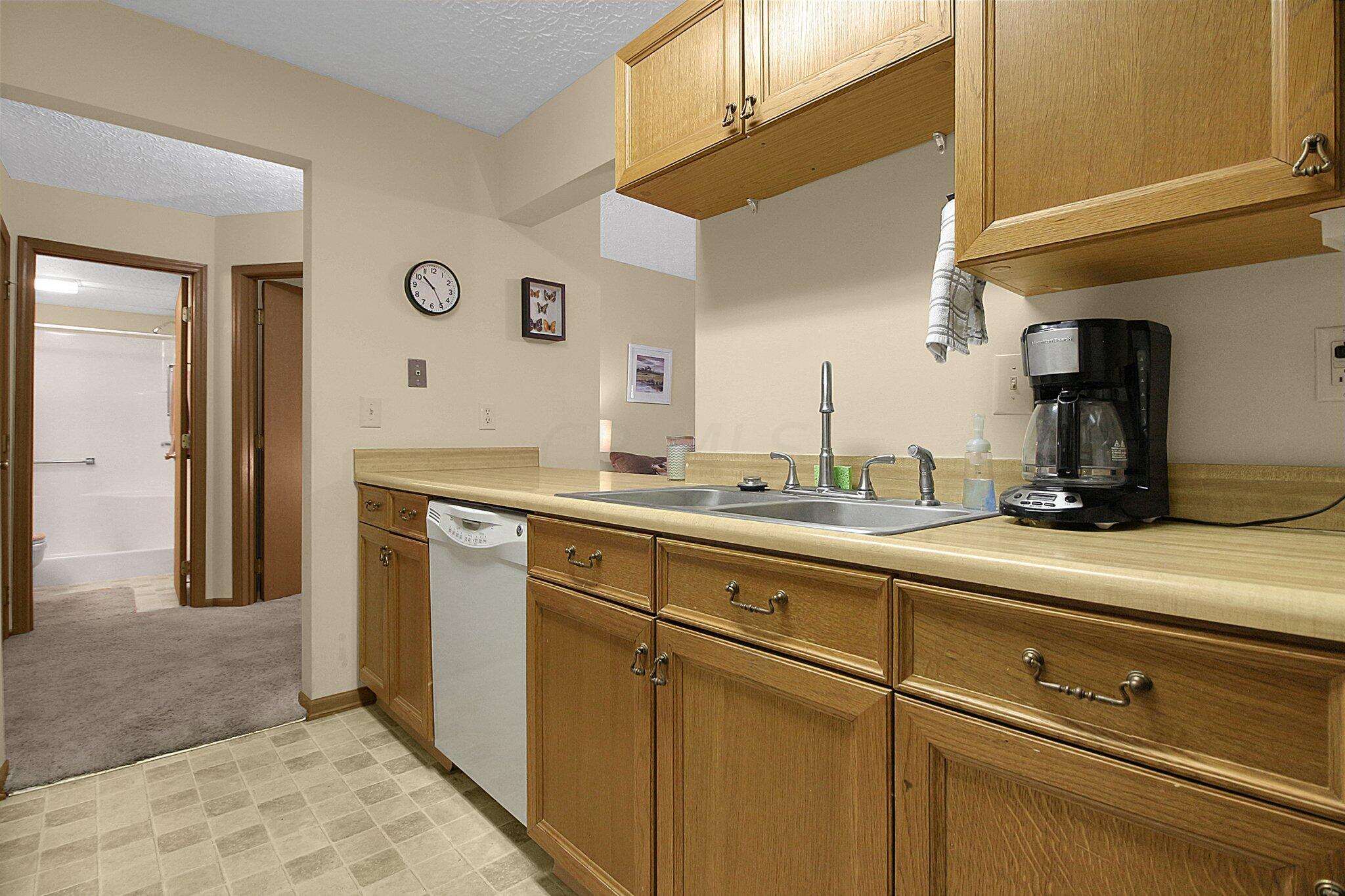 3941 Karl Road, Unit 129 Columbus, OH 43224 - Photo 9 of 30 Kitchen