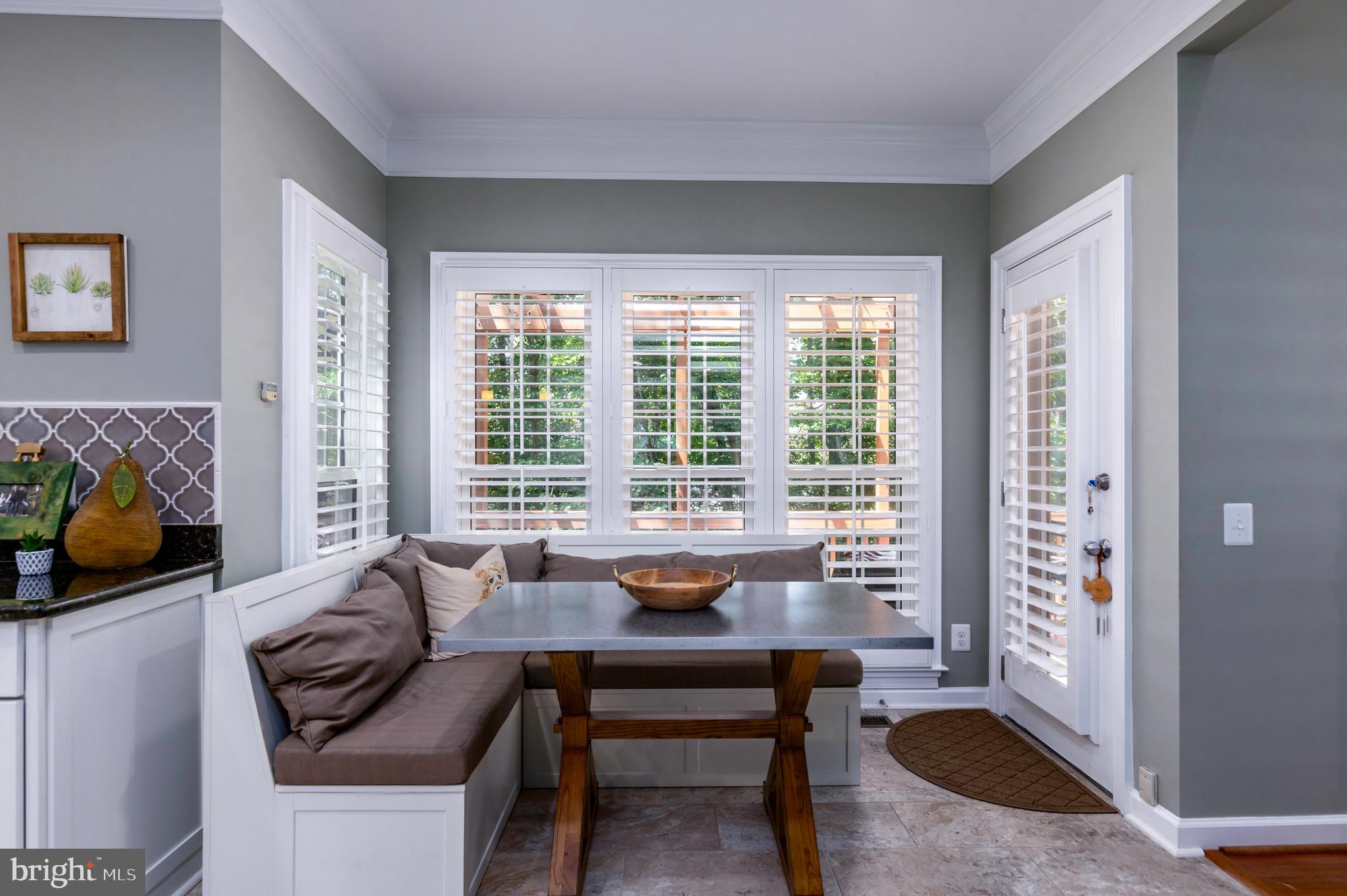 9736 Hidden Valley Road Vienna, VA 22181 - Photo 11 of 39 Gallery Image 11