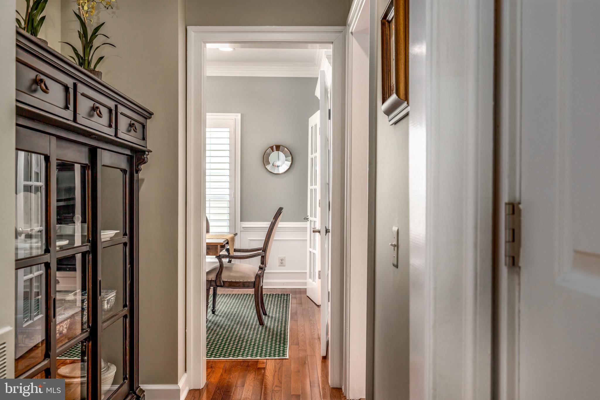 9736 Hidden Valley Road Vienna, VA 22181 - Photo 12 of 39 Gallery Image 12