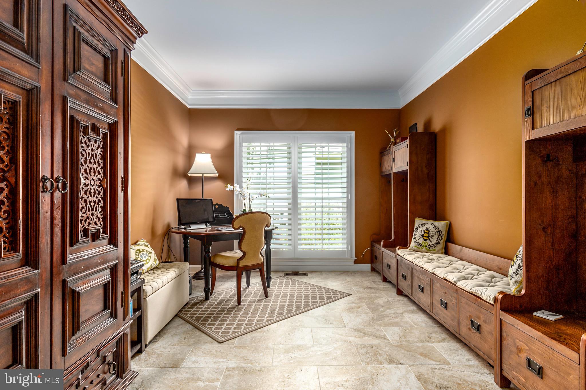 9736 Hidden Valley Road Vienna, VA 22181 - Photo 16 of 39 Gallery Image 16