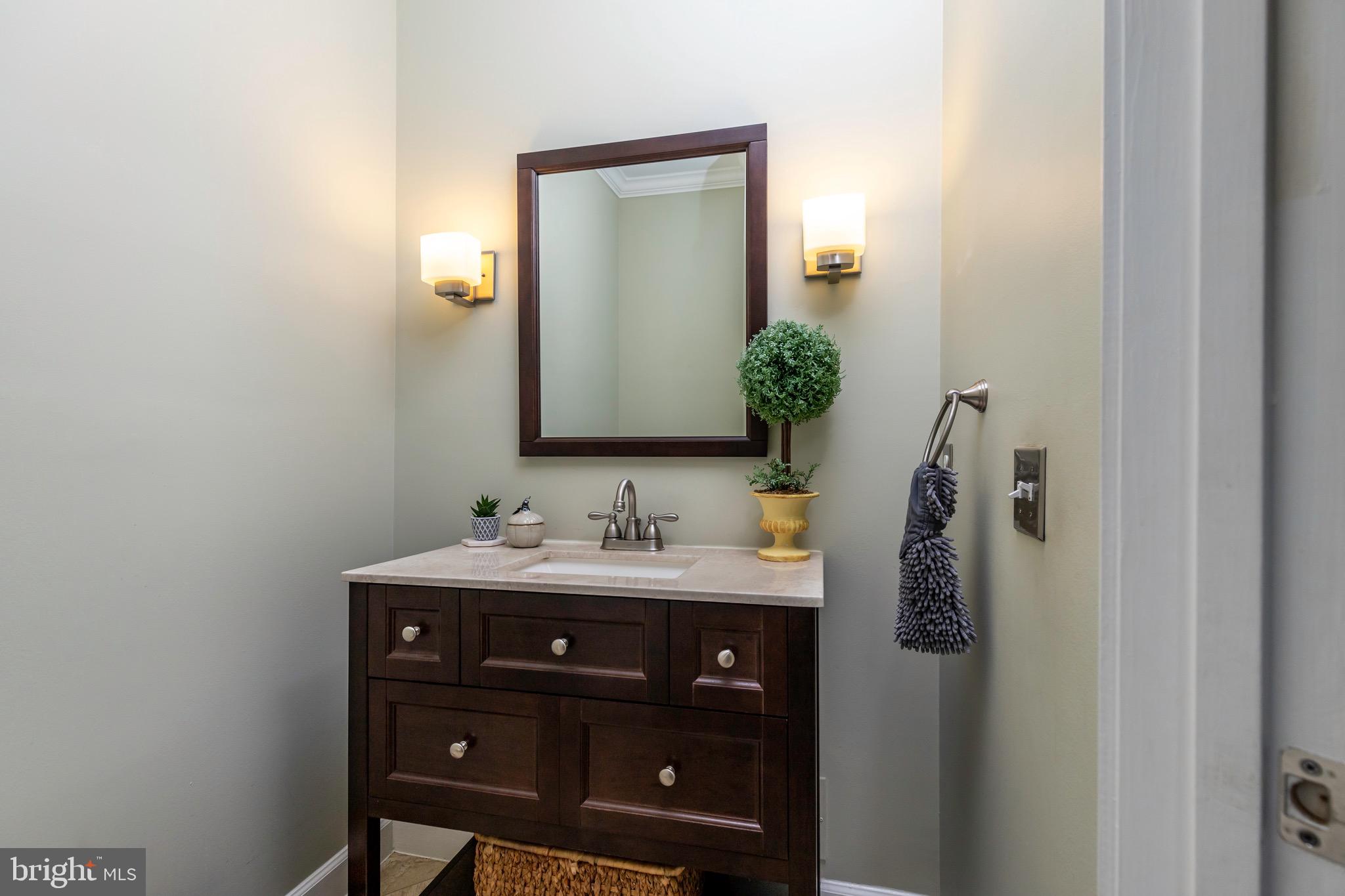 9736 Hidden Valley Road Vienna, VA 22181 - Photo 17 of 39 Gallery Image 17