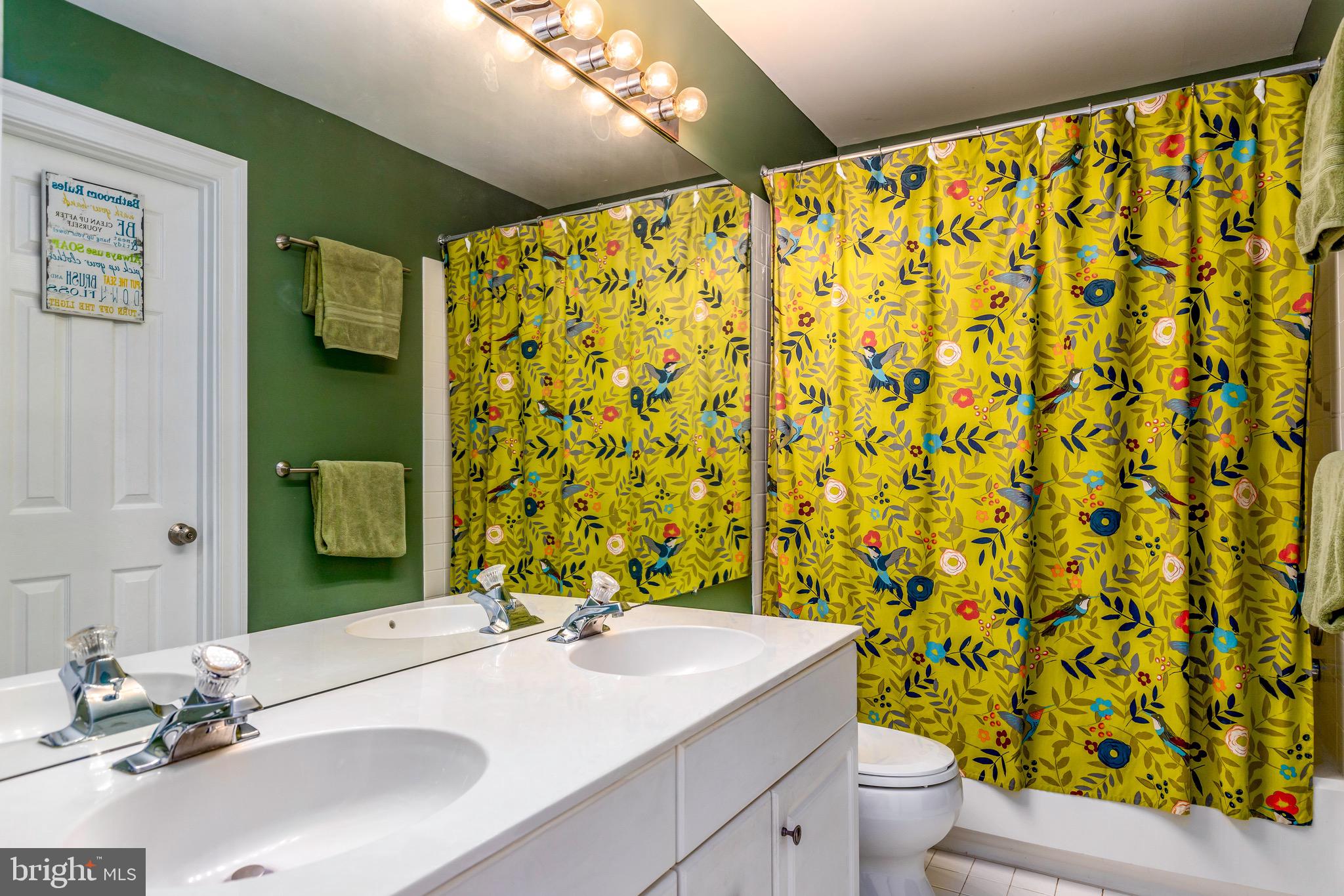 9736 Hidden Valley Road Vienna, VA 22181 - Photo 25 of 39 Gallery Image 25