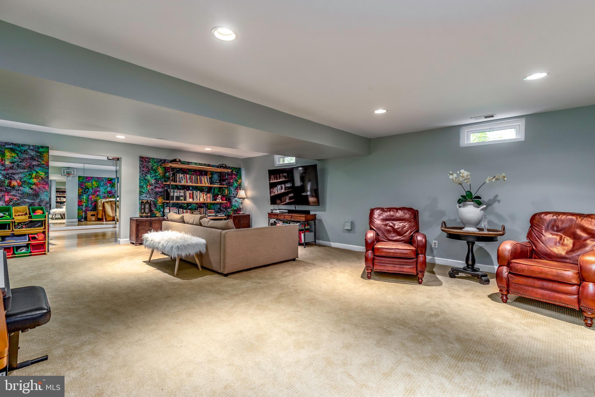 9736 Hidden Valley Road Vienna, VA 22181 - Photo 29 of 39 Gallery Image 29