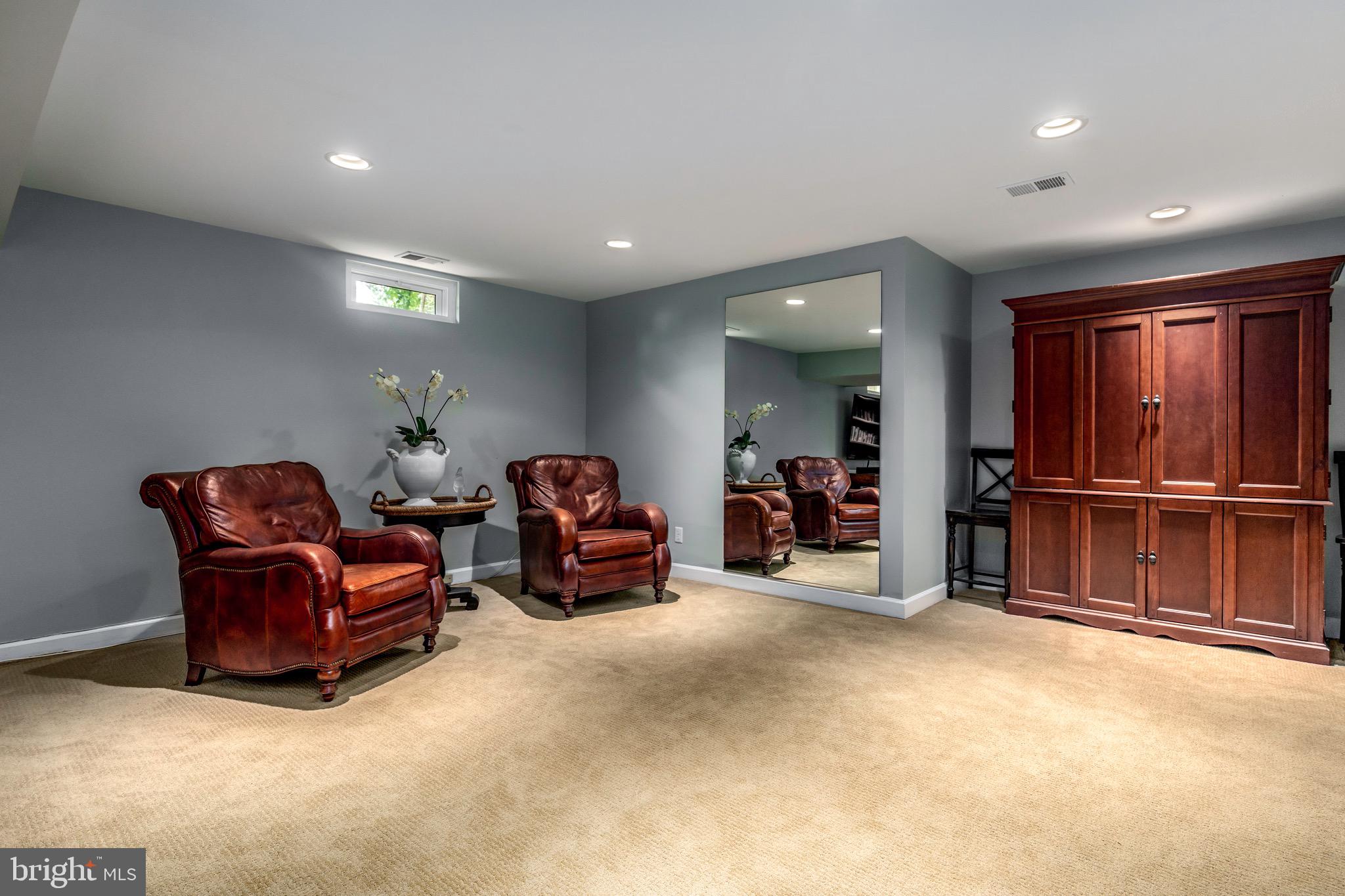 9736 Hidden Valley Road Vienna, VA 22181 - Photo 33 of 39 Gallery Image 33